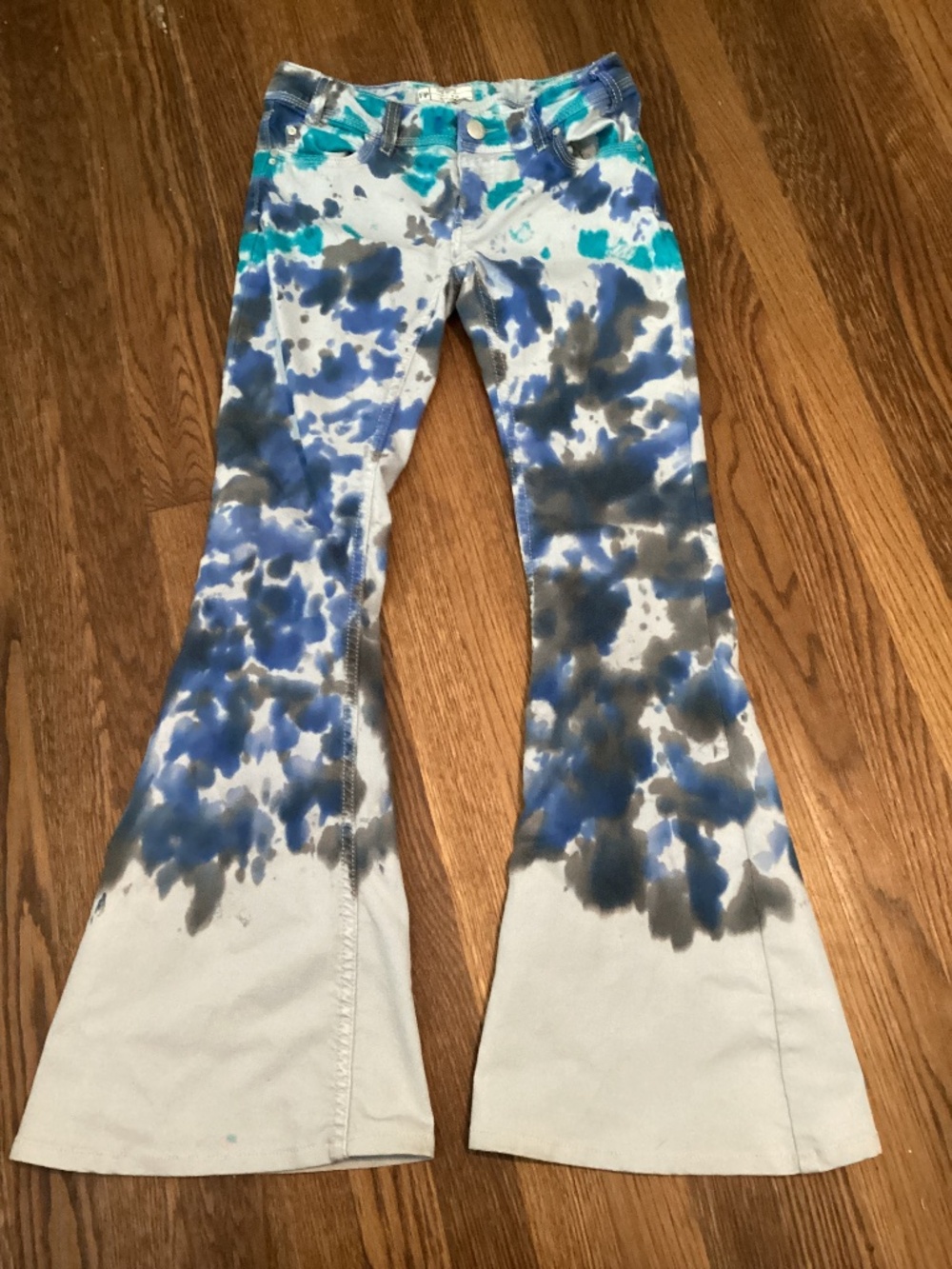 Free People hand dyed bell bottom jeans  W 25